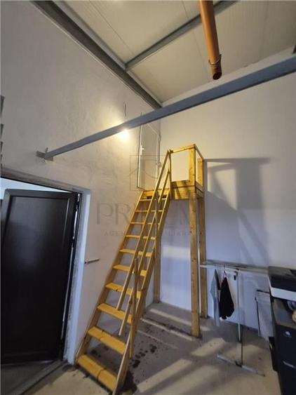 Hala / Spațiu de depozitare - cu birou și dormitor ? curte generoas - 6