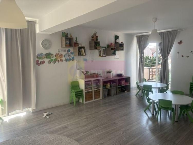 Casă individuală cu 10 camere cu Canalizare în Drumul Sării