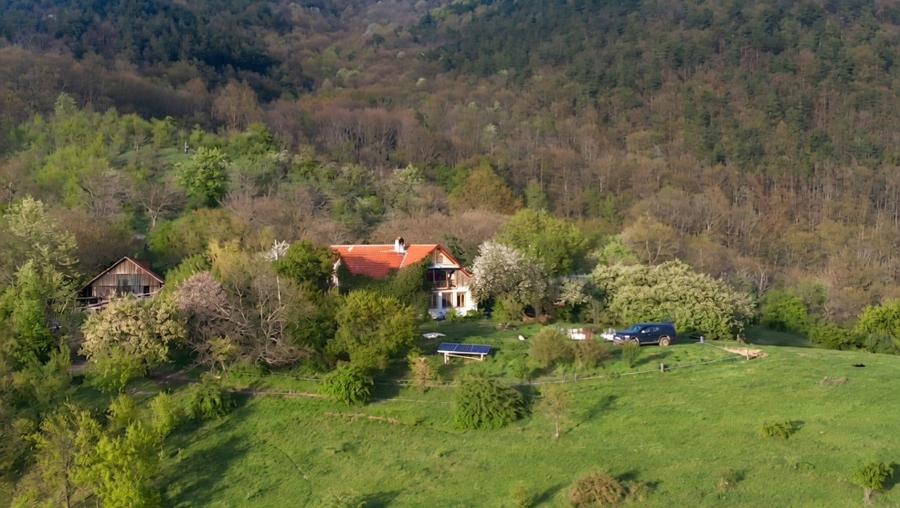 Casă în locație exclusivă, cu vedere spectaculoasă la Dunăre și 6 hectare - 2