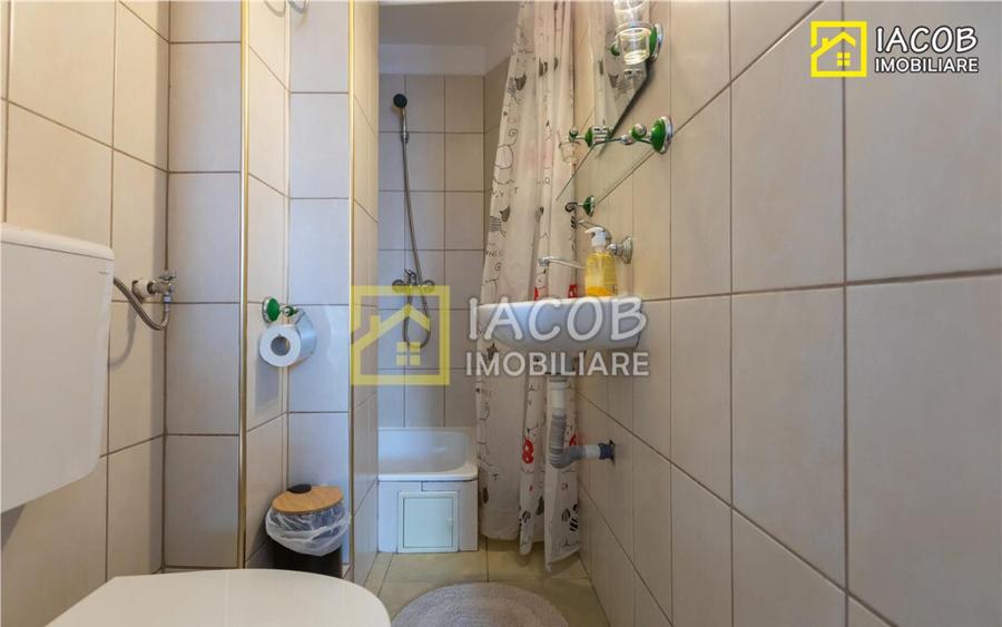 Vila/Pensiune D P E M cu multiple functionalitati: locuit, H - 3