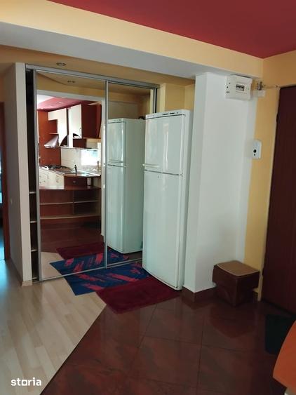 Apartament cu 3 camere în Plopilor