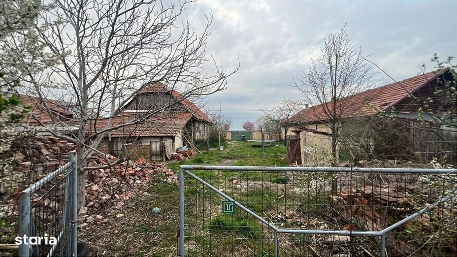 Teren intravilan generos de vanzare in Recas - 2