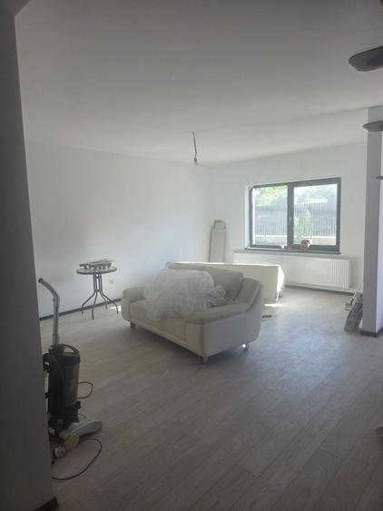 Vand Casa zona Hemeiusi langa primarie - 7