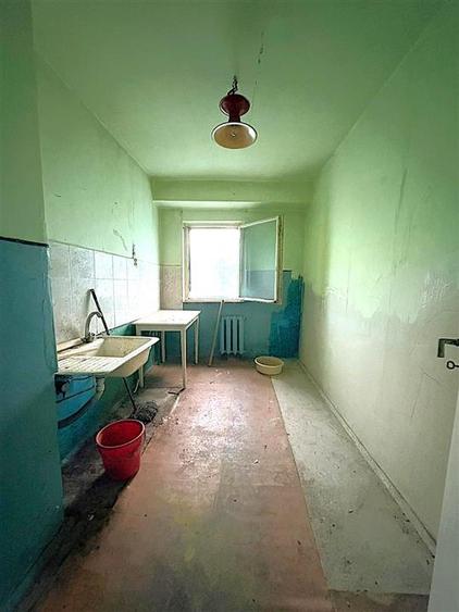 Decomandat, 2 camere, sa il renovezi cum vrei - 4