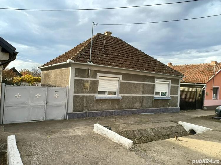 Casa Carpinis, str. VIII-a - 4