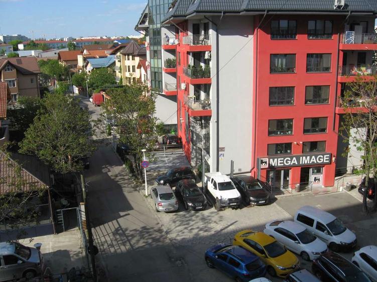 Proprietar - inchiriez garsoniera - la 5 min de metrou 1 Decembrie - 1