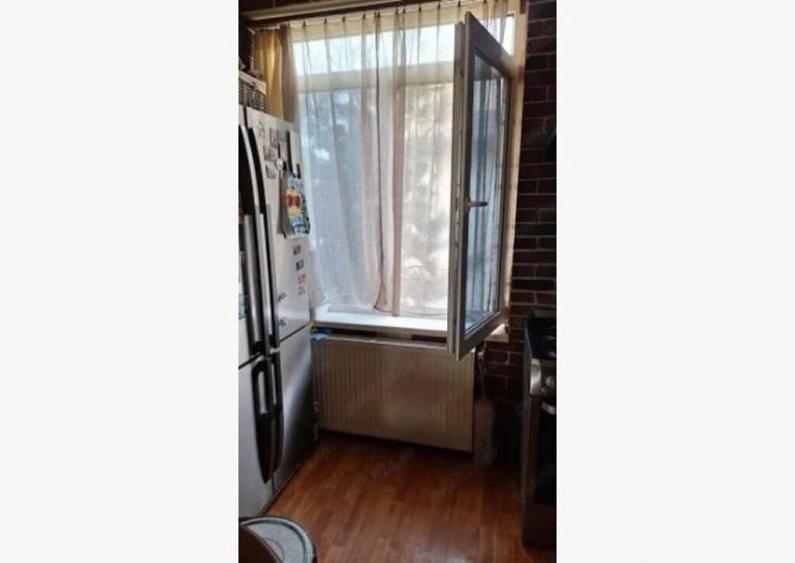 Apartament de vanzare - 3 camere luminoase, cu 3 balcoane - 1