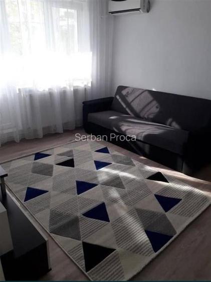 Apartament cu 2 camere semidecomandat, mobilat în Podu Roș Apartament cu 2 camere semidecomandat, mobilat în Podu Roș