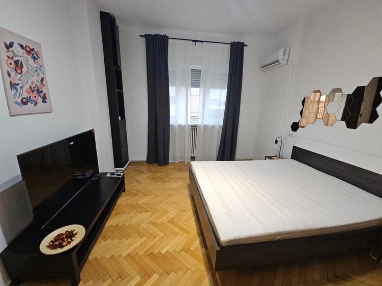 Garsoniera dubla situata pe str Batistei chiar langa gura de metrou Universitate - 1