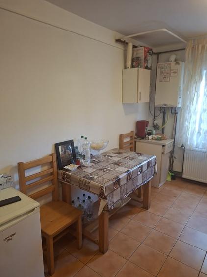  Propietar inchiriez apartament 2 camere semidecomandat  - 1