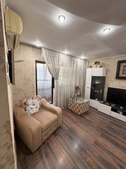 Apartament cu 4 camere semidecomandat în Militari
