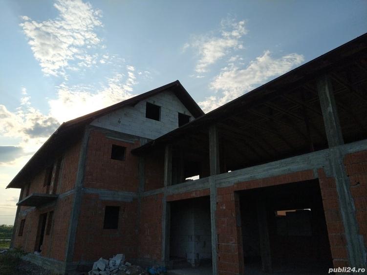 Casă cu 4 camere cu Teren 6600 Mp în Secu