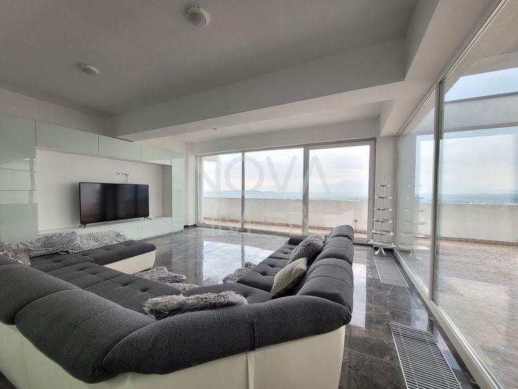 Penthouse cu 4 camere decomandat, mobilat în Mihai Viteazul
