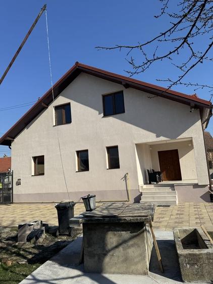Casă cu 4 camere în Tâmpa