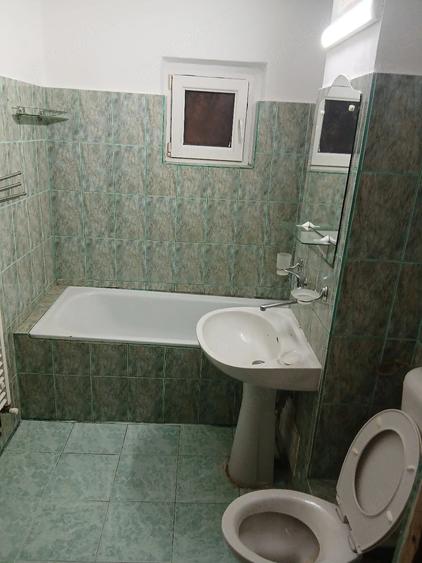 Apartament cu 4 camere decomandat în Steaua