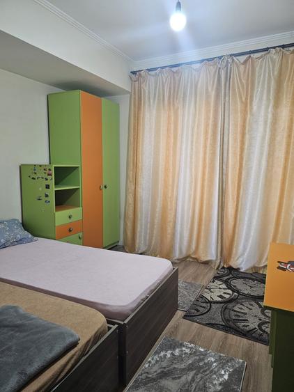 Apartament cu 3 camere, mobilat în Tomis Nord