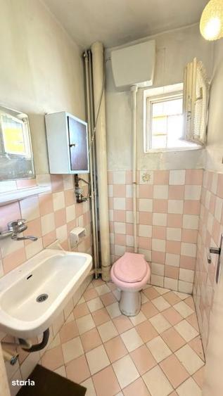 Apartament cu 3 camere semidecomandat în Central