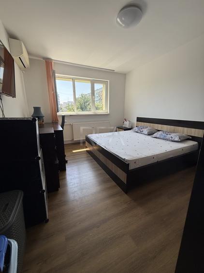 Apartament cu 4 camere semidecomandat, mobilat în Drumul Taberei