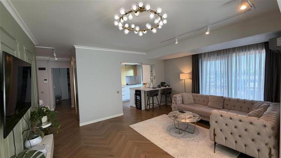 Apartament cu 3 camere circular, mobilat în Florești
