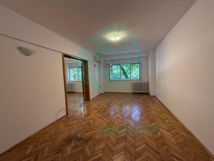 Apartament cu 4 camere decomandat în Decebal
