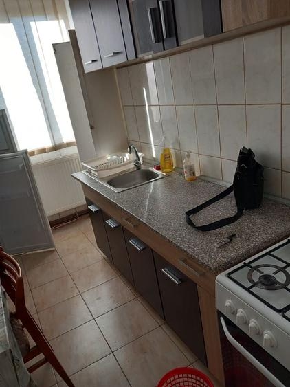 Apartament cu 2 camere semidecomandat în Horea