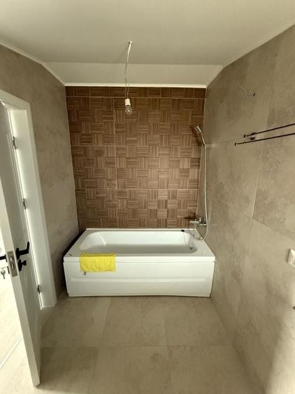 Casă individuală cu 4 camere cu Canalizare în Central