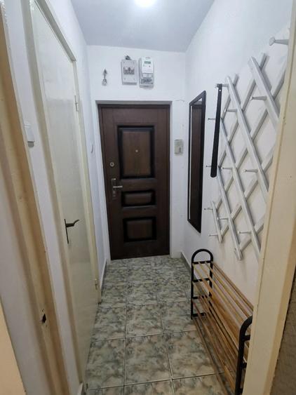 Apartament cu 2 camere semidecomandat în P-ța Spitalului