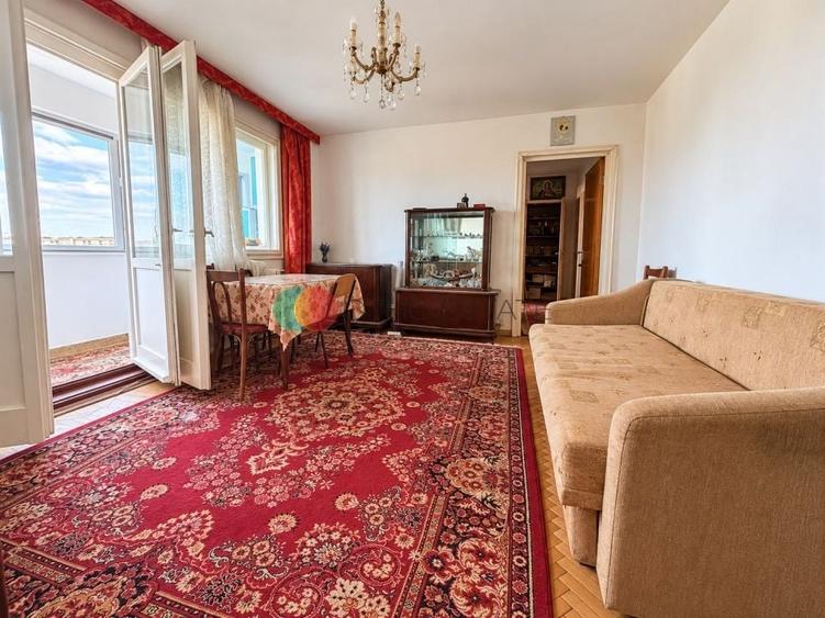 Apartament cu 3 camere, mobilat în Titan
