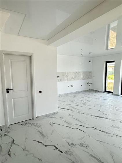 Casă cu 3 camere cu Teren 220 Mp în Dărăști-Ilfov