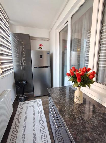 Apartament cu 2 camere semidecomandat în Roșu