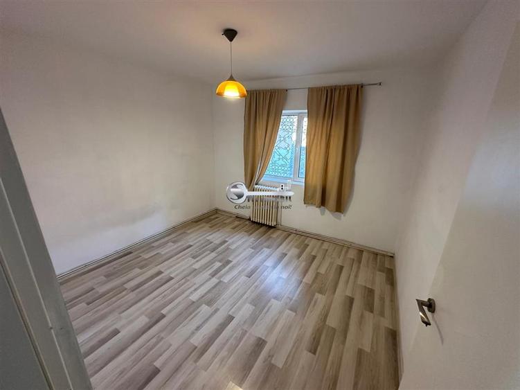 Apartament cu 3 camere decomandat în Bd. Independenței