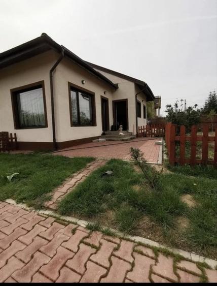 Casă individuală cu 4 camere cu Canalizare în Snagov