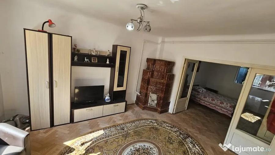 Casă cu 2 camere cu Teren 781 Mp în Central