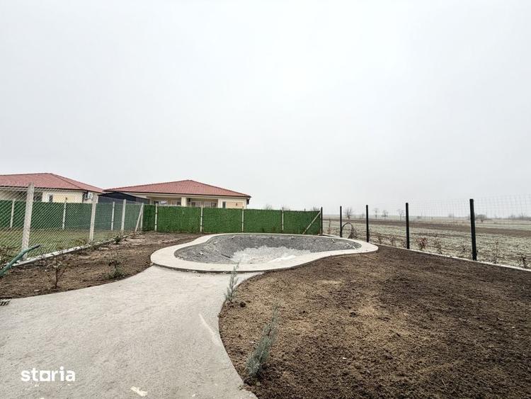 Casă cu 4 camere cu Teren 400 Mp în Orțișoara