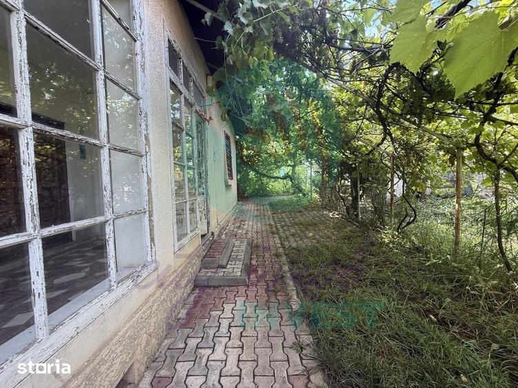 Casă cu 5 camere cu Teren 1000 Mp în Moara Domnească