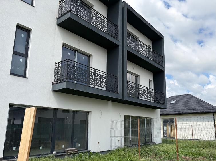 Duplex cu 5 camere cu Canalizare în Sud-Vest