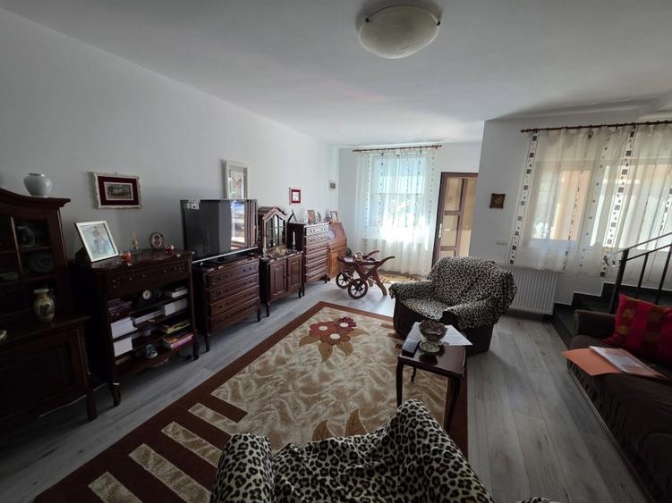 Duplex cu 3 camere cu Teren 158 Mp în Valea Adâncă