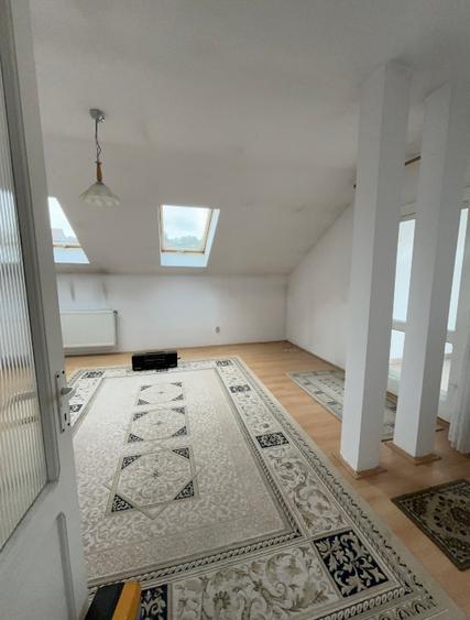 Casă cu 4 camere cu Teren 414 Mp în Dâmbul Rotund