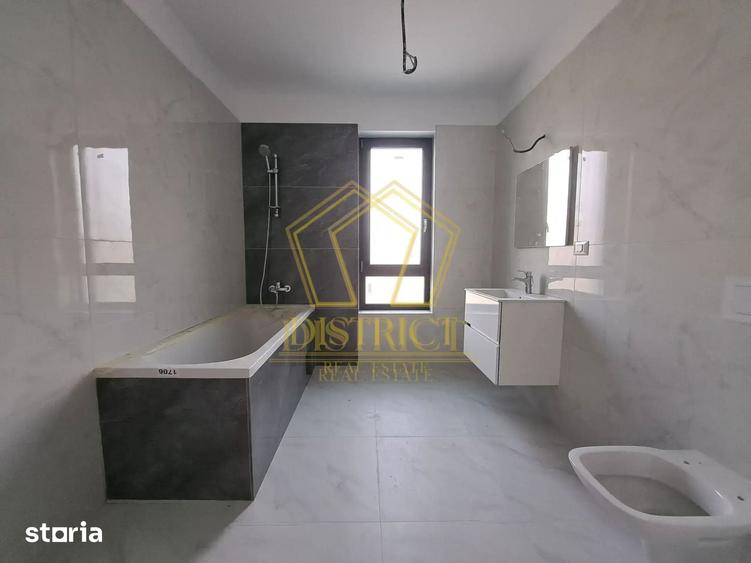 Apartament cu 3 camere în Aradului