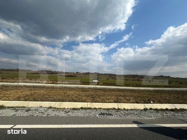 Teren de 14994 mp, în Vădeni
