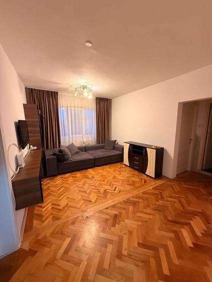 Apartament cu 3 camere decomandat în Nord