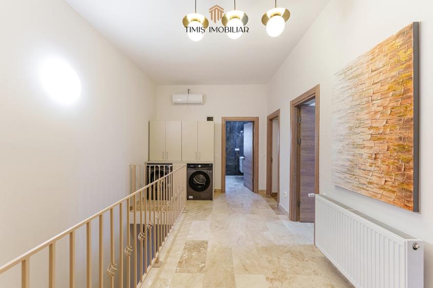 Duplex cu 6 camere cu Canalizare în Dumbrăvița