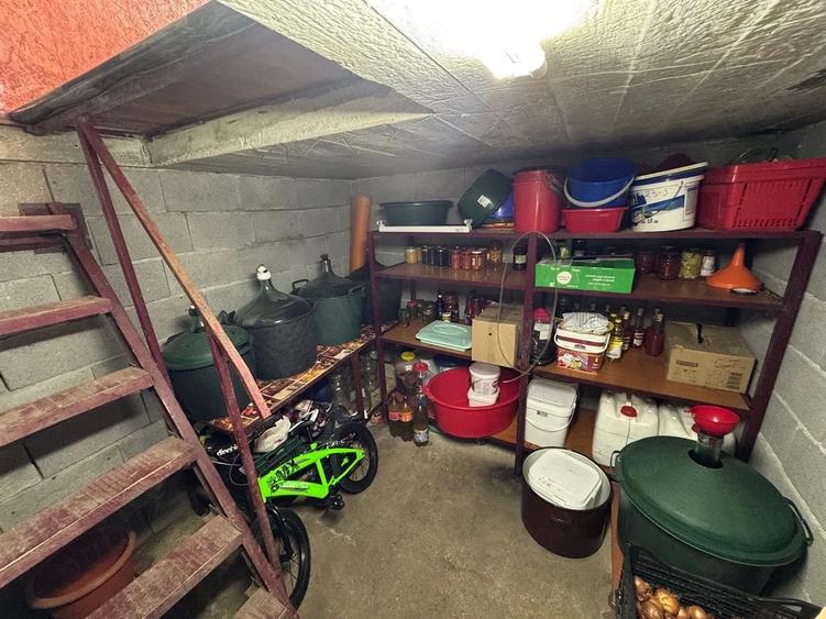 Apartament cu 2 camere decomandat în Brădești