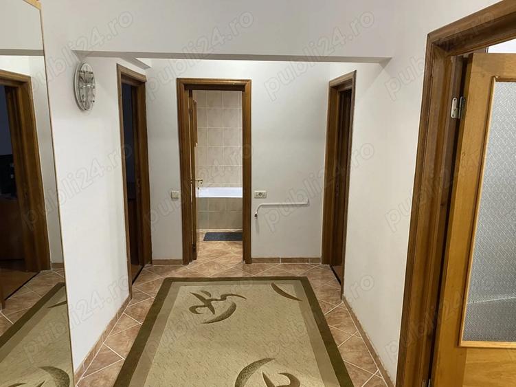 Apartament cu 3 camere decomandat în Stadion