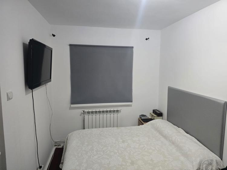 Proprietar, vand apartament 2 camere semidecomandat, situat la et 4 din 4. - 1