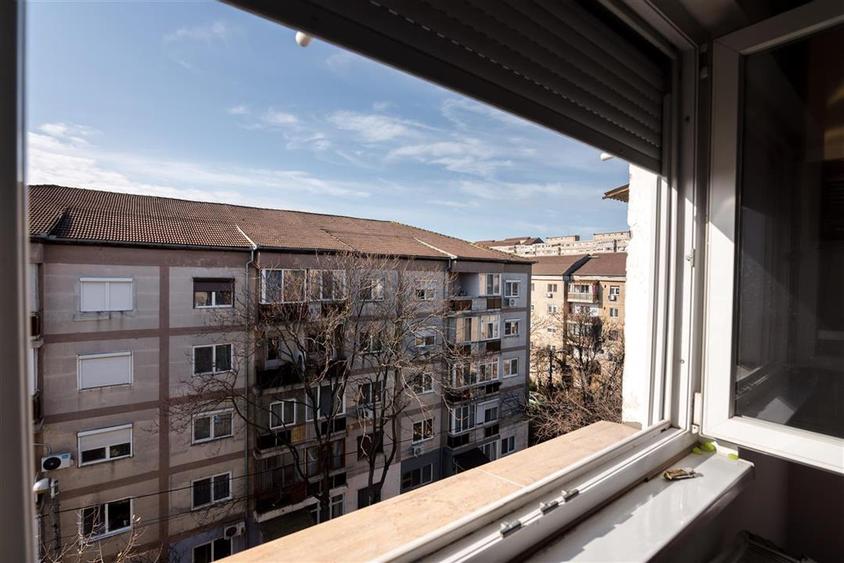 RECO. Garsoniera 15 mp utili, etajul 4, zona Rogerius - 9