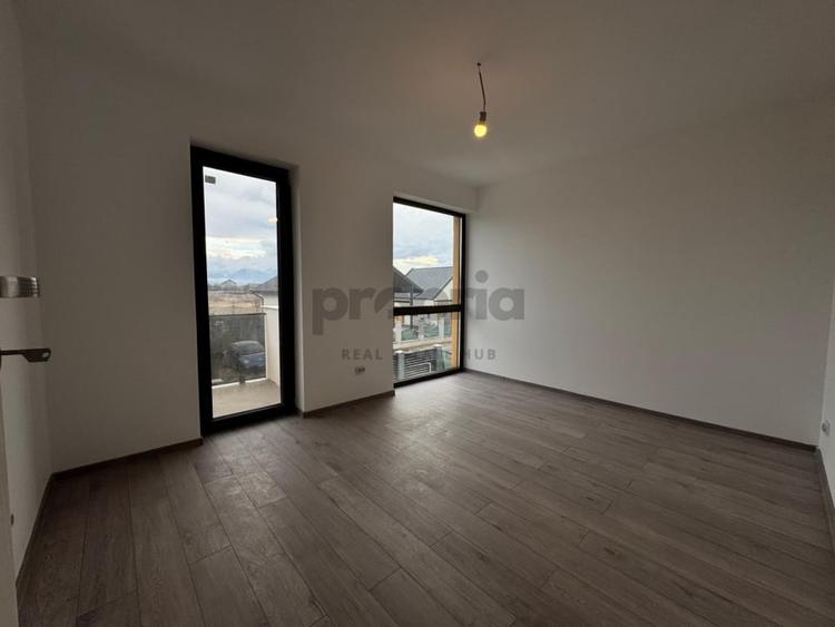 Casa de vanzare | 5 camere • 3 bai • 415 mp teren | Harman - 16