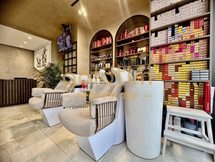 SPATIU VITRINA/ PRETABIL SALON INFRUMUSETARE - 10