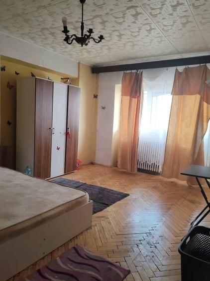 Apartament decomandat cu 3 camere, etaj 7/8, Vaslui zona Traian - 1