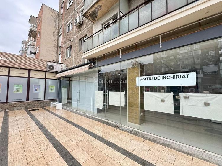 Spațiu comercial de închiriat cu vitrină de 12 m în zona Miorița